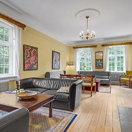 Prázdninový dům 8 Bedroom Beautiful In *