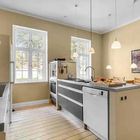 Ferienhaus 8 Bedroom Beautiful In