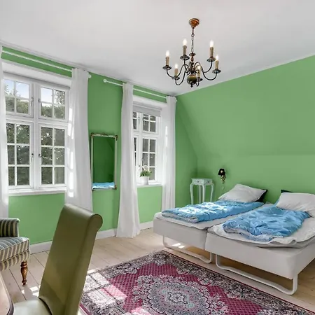 8 Bedroom Beautiful In * Kvaerndrup