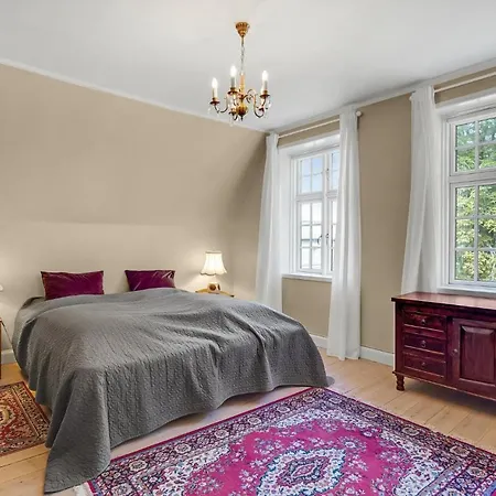 펜션 8 Bedroom Beautiful In Kvaerndrup