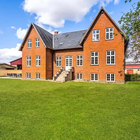 8 Bedroom Beautiful In Holiday home Kvaerndrup