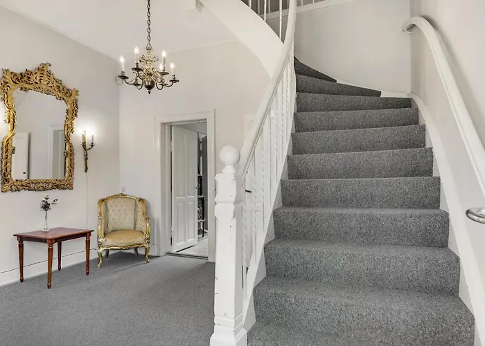 Дом отдыха 8 Bedroom Beautiful In Kvaerndrup