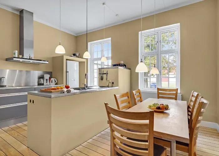 8 Bedroom Beautiful In Kvaerndrup