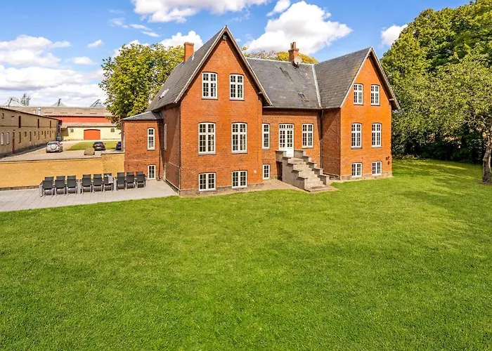 8 Bedroom Beautiful In Дом отдыха