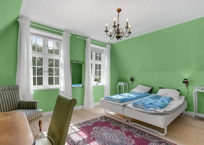 8 Bedroom Beautiful In * Kvaerndrup