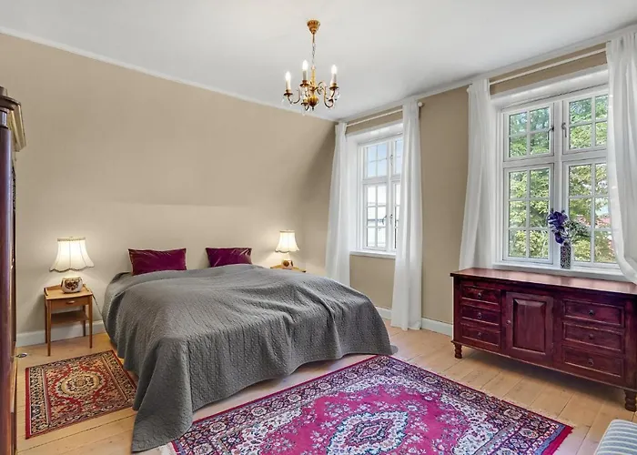 Дом отдыха 8 Bedroom Beautiful In Kvaerndrup