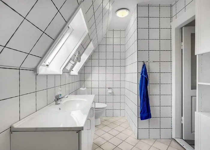 8 Bedroom Beautiful In