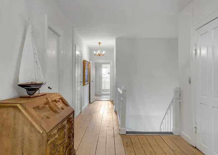 Дом отдыха 8 Bedroom Beautiful In *