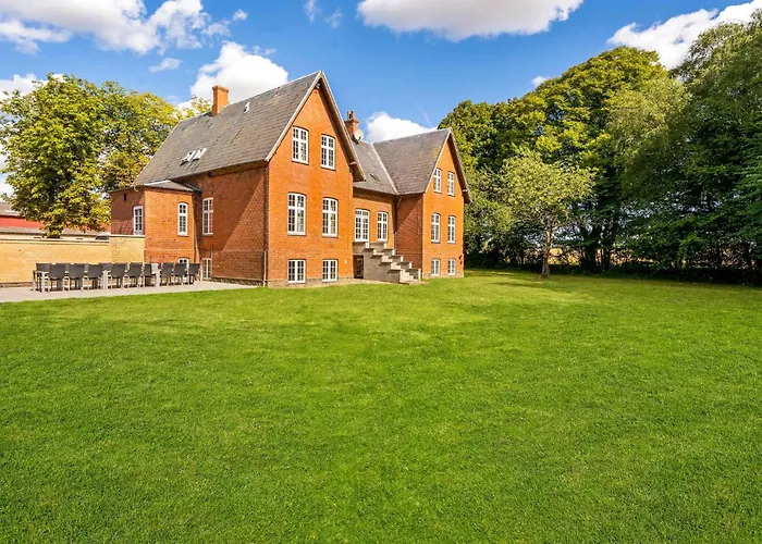 8 Bedroom Beautiful In
